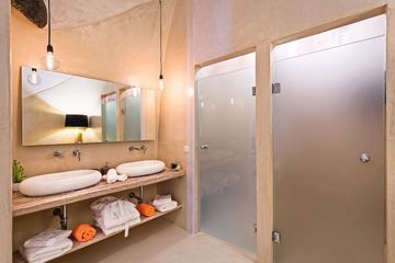 Cleo's Dream Daire *